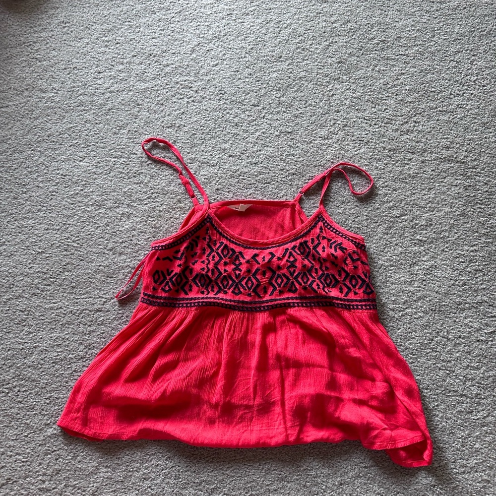 Super cute orange tank top perfect for summer